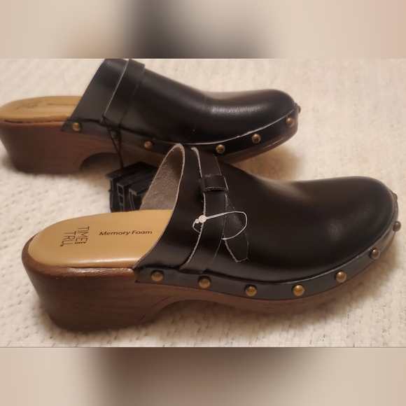 Slip on black NWT size 6 - Picture 3 of 3